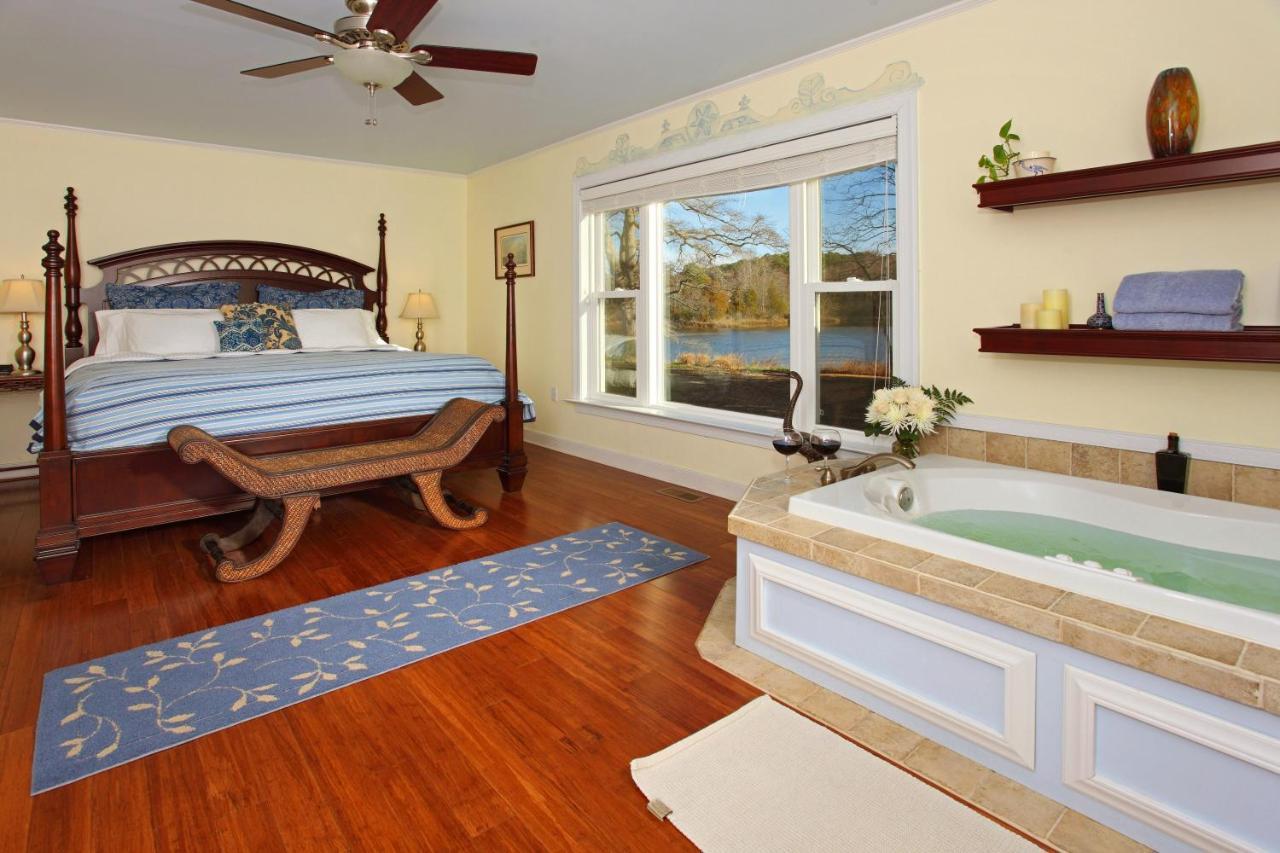 The Inn At Tabbs Creek Port Haywood Exterior photo